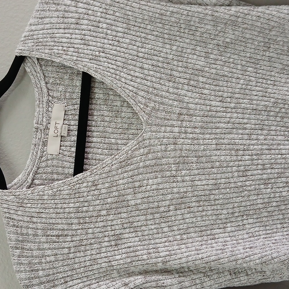 Loft V-Neck Cable Heather Gray knit sweater Small - Picture 2 of 6